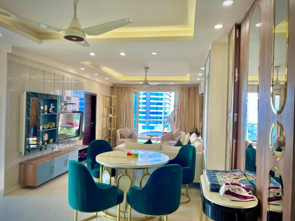 Open-plan living & kitchen